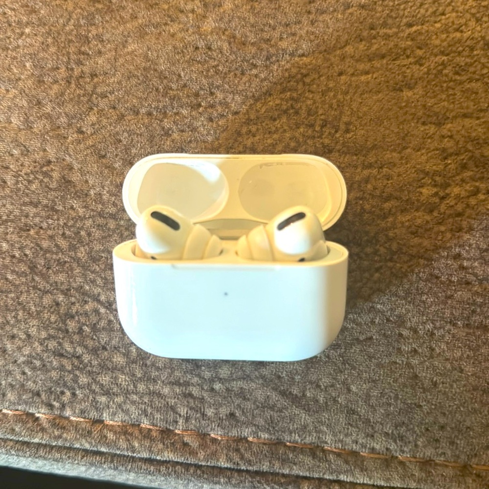 Airpod pro with MagSafe charging case.very good condition